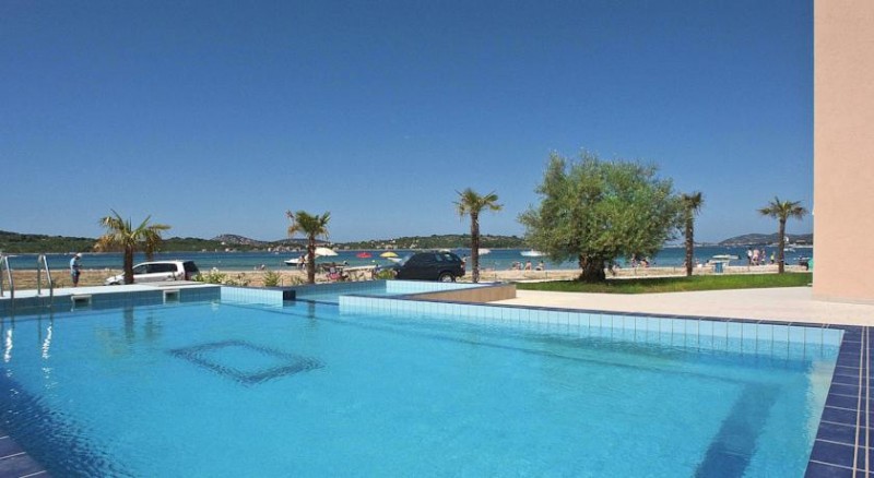 Vikend u Vodicama, hotel Duje****, polupansion samo 502 kn po osobi!