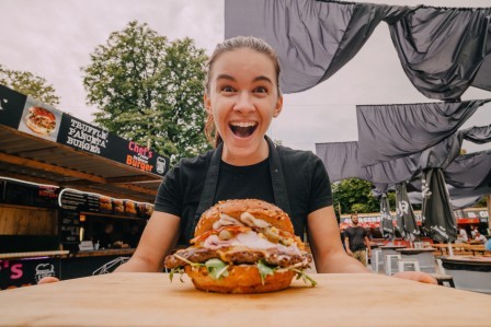 Prvi Burger Festival Vodice od 9. do 19. srpnja  - burgeri top chefova, koncerti i nogomet u Starom parku