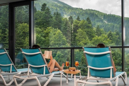 Proljeće i ljeto na Bjelašnici postaju najveći travel trend u regiji za bijeg u planine  