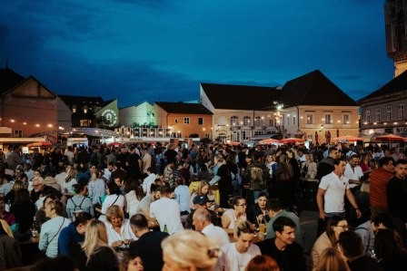 Place Market vas  poziva  na tržnicu  Kvatrić  ovog i  svakog „suhog“ petka do kraja listopada